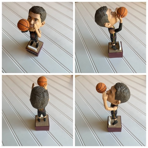 Kyle Korver NBA Cleveland Cavaliers Collectible Bobblehead SGA 3/1/2018 - Picture 4 of 9